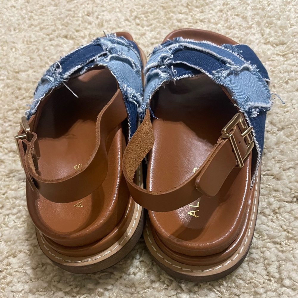 Aloha Sandals - Picture 4 of 4